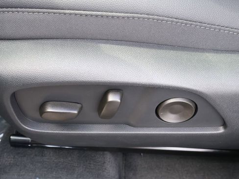 New 2026 Chevrolet Equinox LT w/ Convenience Package II FWD image 17