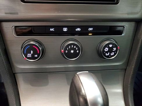 Used 2015 Volkswagen Golf S w/ Lighting Package image 19