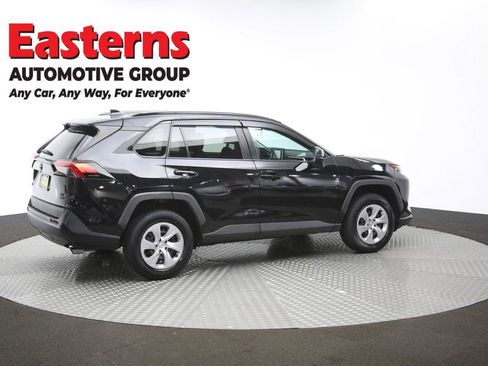 Used 2021 Toyota RAV4 LE AWD/4WD image 41