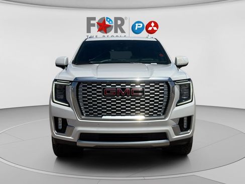 Used 2022 GMC Yukon Denali w/ Denali Ultimate Package AWD/4WD image 8