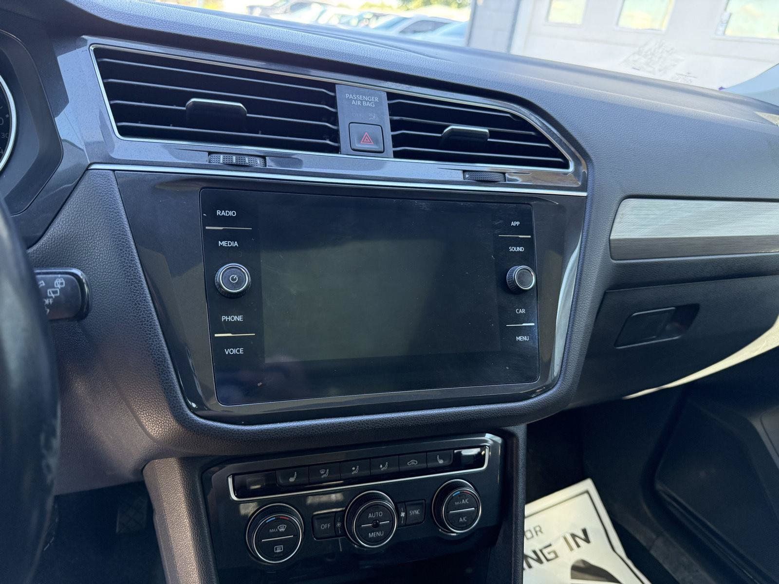 Used 2019 Volkswagen Tiguan SE FWD image 4