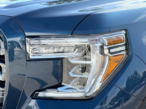 Used 2019 GMC Sierra 1500 AT4 w/ AT4 Premium Package AWD/4WD image 9