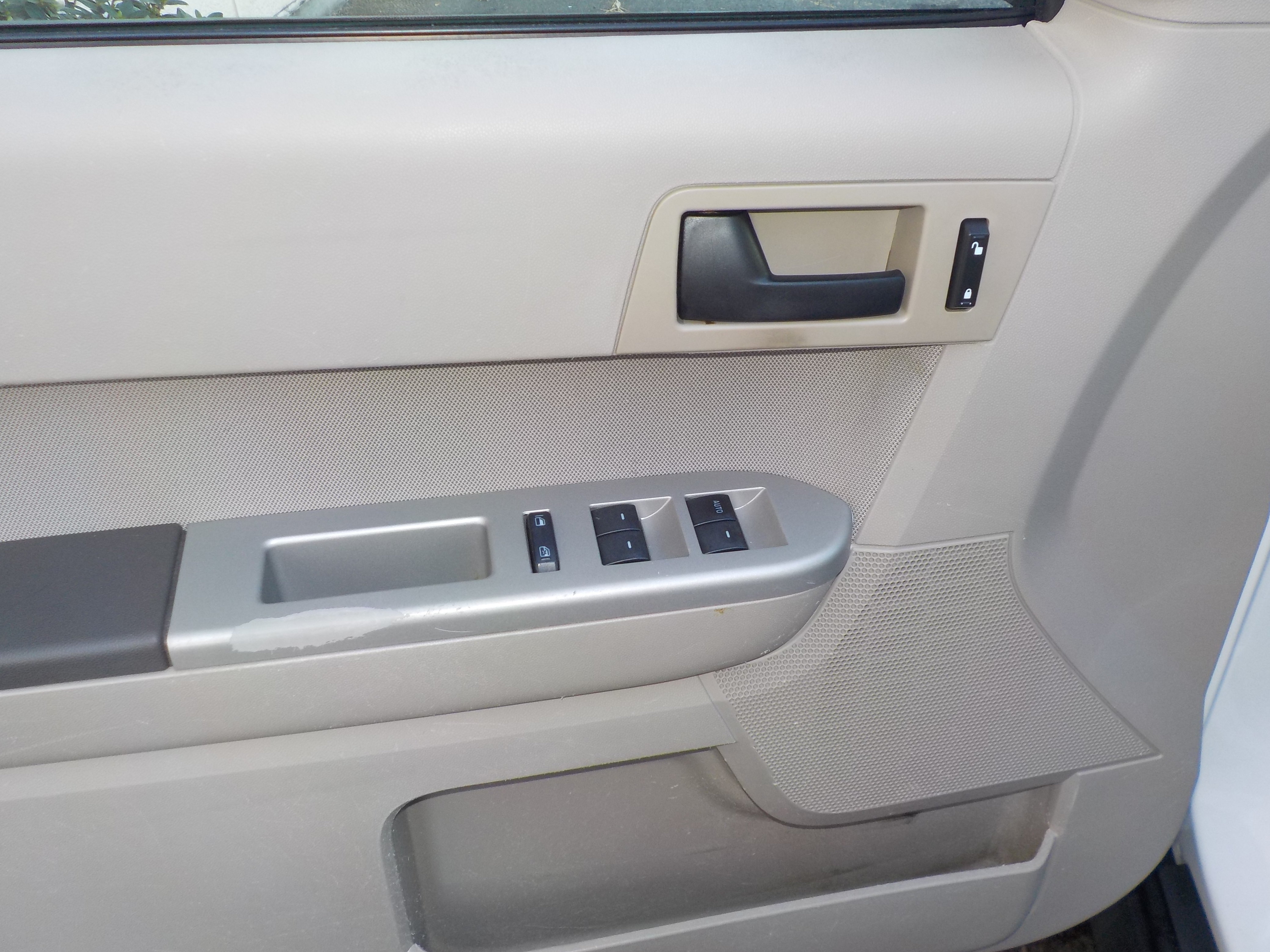 Used 2012 Ford Escape FWD Hybrid image 15