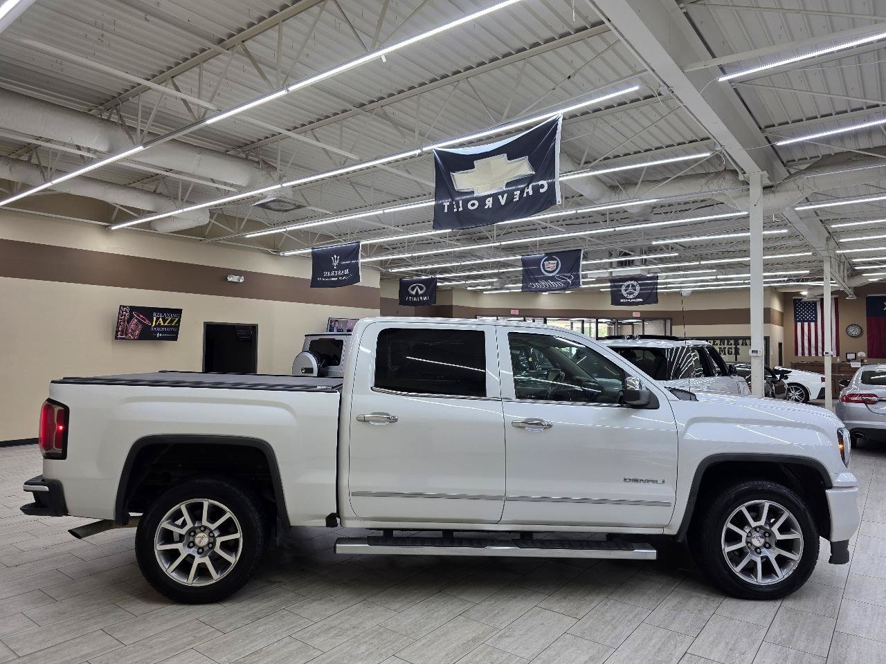 Used 2017 GMC Sierra 1500 Denali AWD/4WD image 5