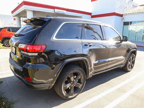 Used 2015 Jeep Grand Cherokee Altitude image 5