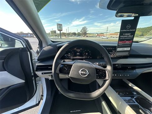 Certified 2025 Nissan Murano SV image 11