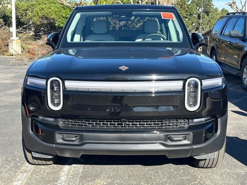 Used 2025 Rivian R1T Premium image 4