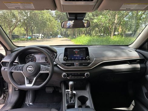 Used 2026 Nissan Altima 2.5 SV FWD image 32