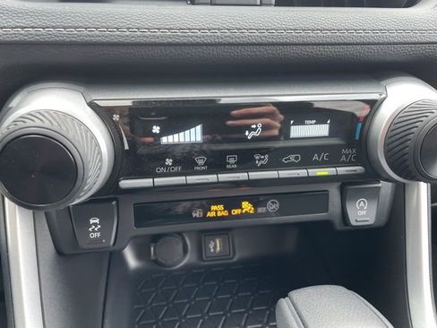 Used 2025 Toyota RAV4 LE image 19