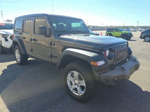 Used 2022 Jeep Wrangler Unlimited Sport w/ Sun And Sound Package AWD/4WD image 3