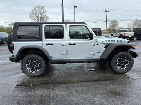 New 2023 Jeep Wrangler Unlimited Rubicon 4xe w/ Cold Weather Group AWD/4WD image 8