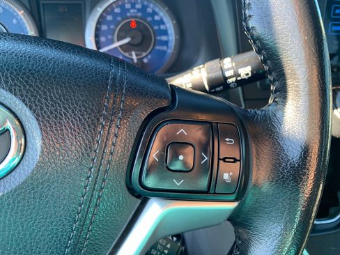 Used 2016 Toyota Sienna XLE image 15