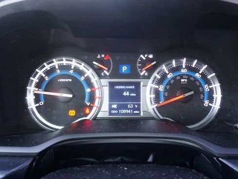 Used 2018 Toyota 4Runner TRD Off-Road Premium AWD/4WD image 6