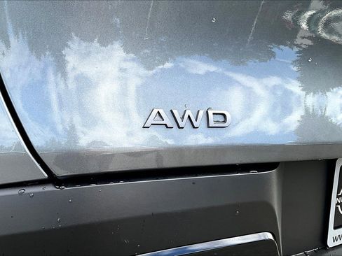 New 2025 Nissan Murano SV image 8