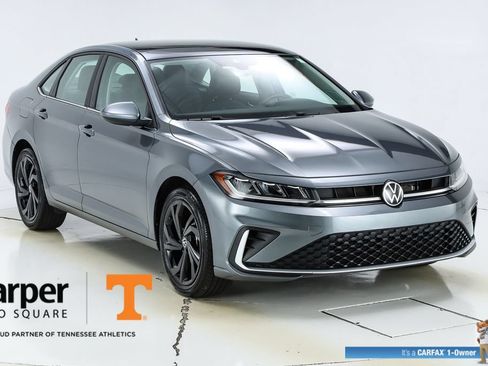 Used 2025 Volkswagen Jetta SE w/ Sunroof Package FWD image 52