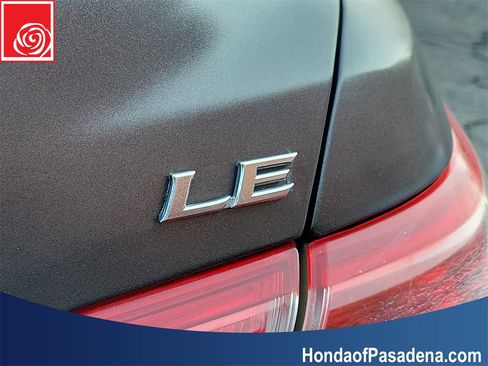 Used 2010 Toyota Camry image 24