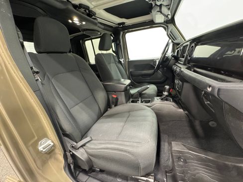 Used 2020 Jeep Gladiator Sport AWD/4WD image 29