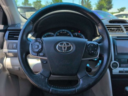 Used 2012 Toyota Camry XLE w/ Convenience Pkg FWD image 22