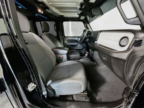 Used 2024 Jeep Wrangler Unlimited AWD/4WD image 8