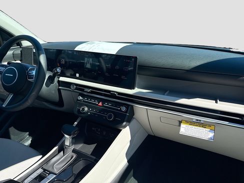 New 2026 Hyundai Tucson SE image 21