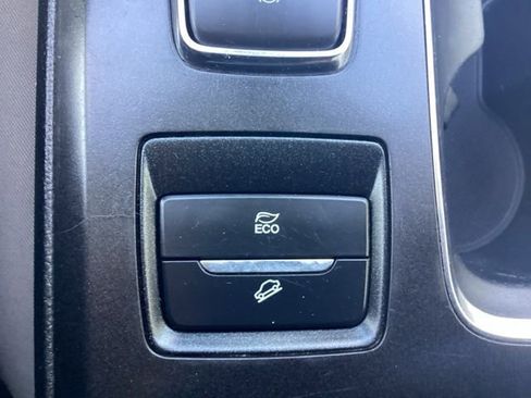 Used 2019 Ford Fusion SE FWD image 19
