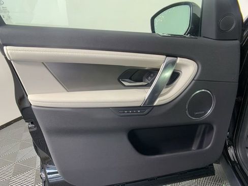 Certified 2024 Land Rover Discovery Sport Dynamic SE image 9