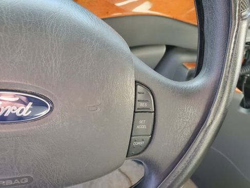 Used 2005 Ford E-450 and Econoline 450 image 8