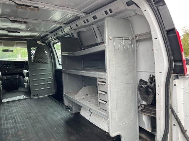 Used 2017 Chevrolet Express 2500 RWD image 20