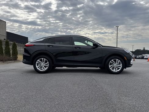 Used 2025 Buick Envista Preferred w/ Convenience I Package image 11