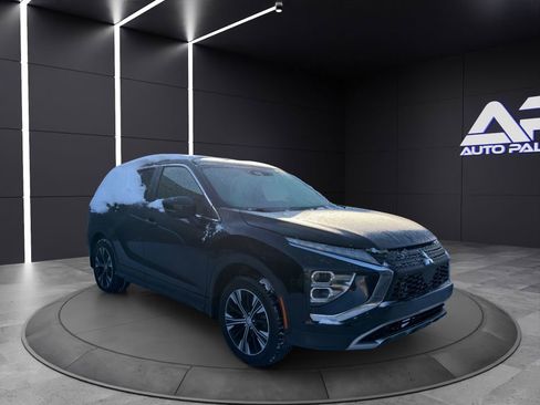 Used 2022 Mitsubishi Eclipse Cross SEL image 2