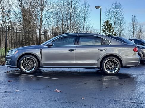 Used 2018 Volkswagen Passat 2.0T SE image 7