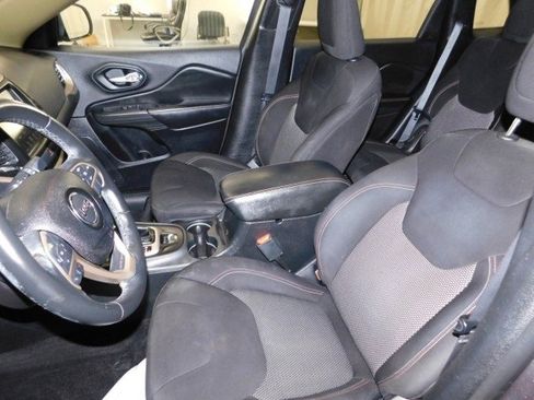 Used 2016 Jeep Cherokee 75th Anniversary image 13