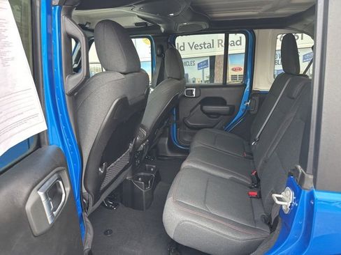 Used 2024 Jeep Wrangler Unlimited Rubicon image 21