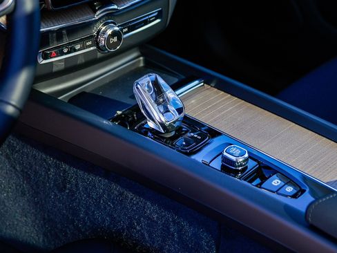 New 2026 Volvo XC60 B5 Plus w/ Climate Package image 20