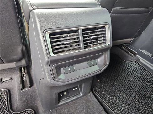 Used 2024 Volkswagen Atlas Cross Sport SEL R-Line image 17