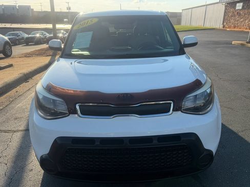 Used 2015 Kia Soul FWD image 2