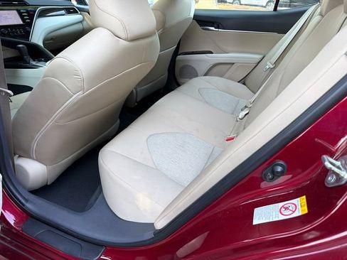Used 2018 Toyota Camry LE w/ Convenience Package FWD image 20