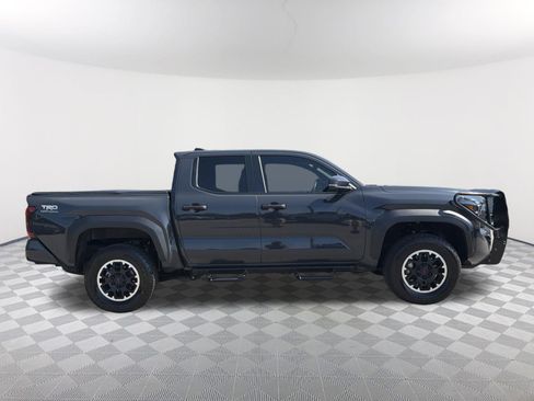 Used 2024 Toyota Tacoma TRD Off-Road w/ TRD Off Road Premium Package AWD/4WD image 18