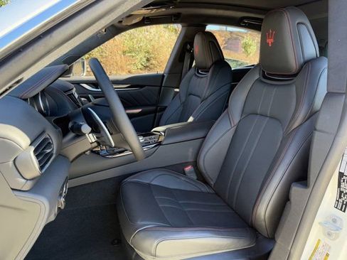 Used 2024 Maserati Levante GT Ultima image 15