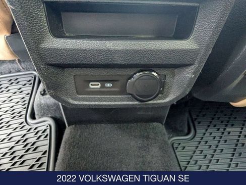 Used 2022 Volkswagen Tiguan SE w/ Panoramic Sunroof Package AWD/4WD image 18