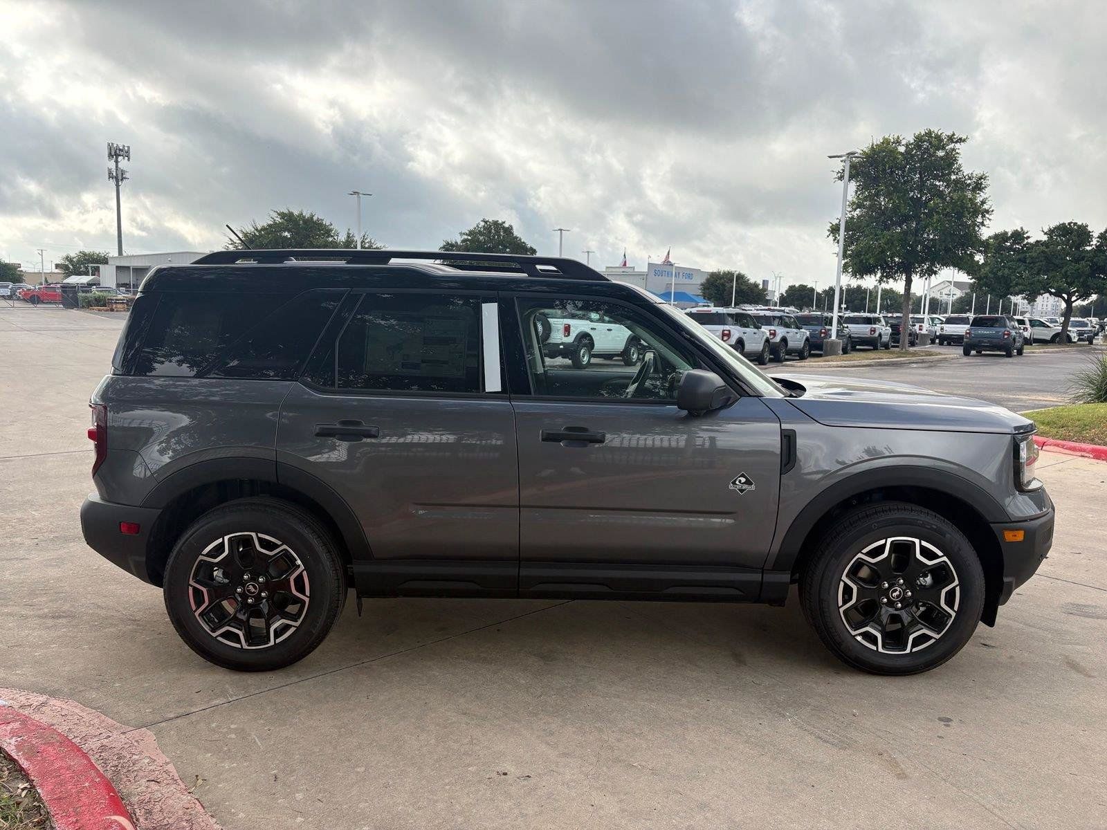 New 2026 Ford Bronco Sport Outer Banks w/ Outer Banks Tech Package+ AWD/4WD image 8