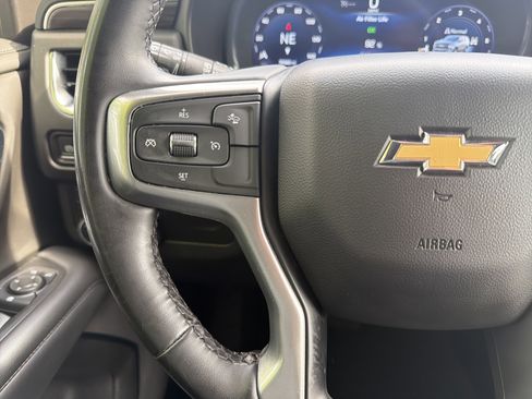 Used 2024 Chevrolet Suburban LT AWD/4WD image 19