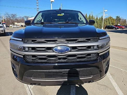 Used 2022 Ford Expedition XLT image 5