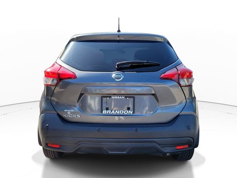 Used 2020 Nissan Kicks S FWD image 6