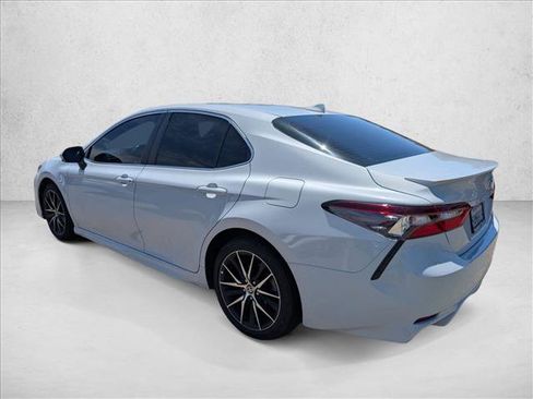 Used 2022 Toyota Camry SE w/ Convenience Package FWD image 7