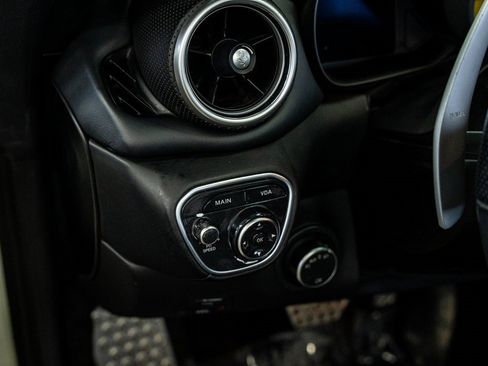 Used 2016 Ferrari California T image 39