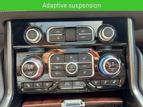 Used 2024 GMC Yukon XL Denali Ultimate AWD/4WD image 28