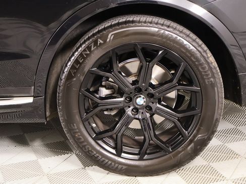 Used 2024 BMW X7 xDrive40i w/ Premium Package image 23