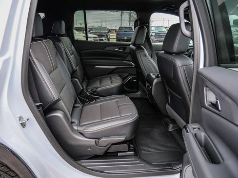 New 2026 Chevrolet Traverse High Country w/ LPO, Floor Liner Package FWD image 40