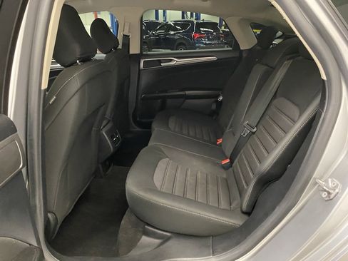 Used 2020 Ford Fusion SE image 16